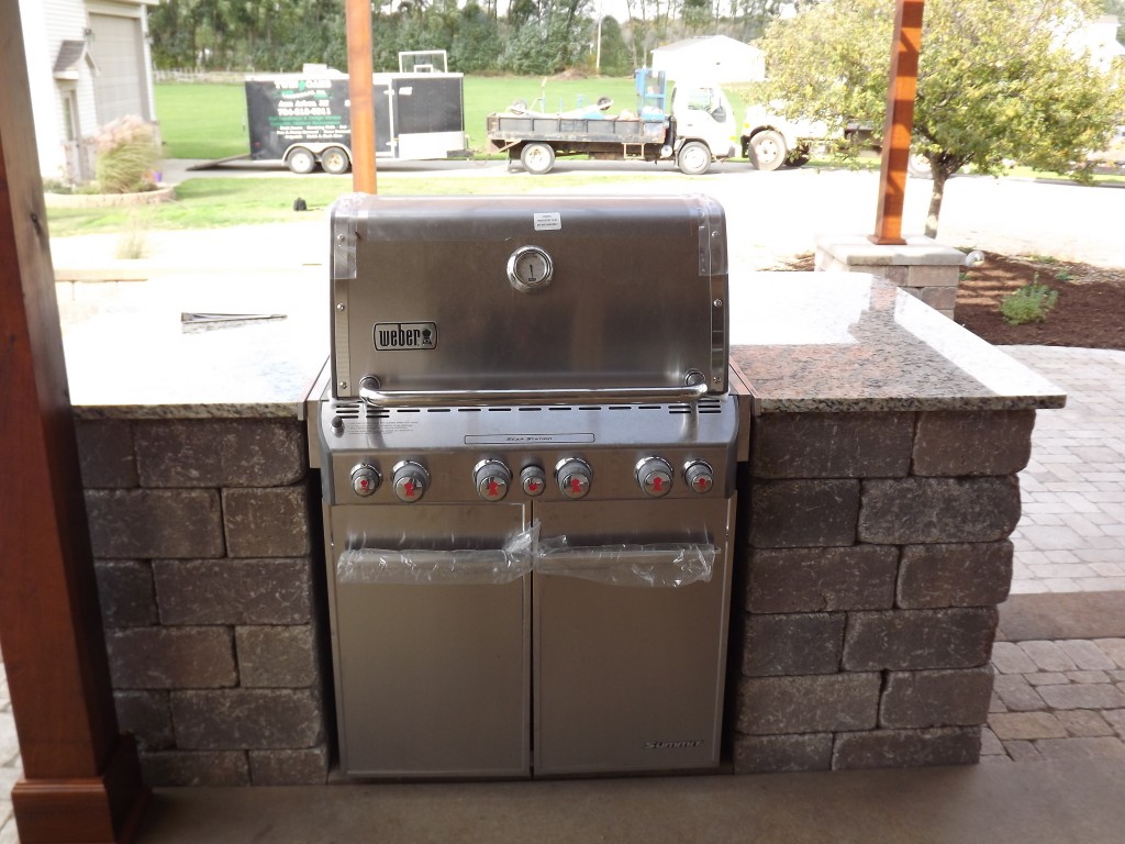 Custom Outdoor Kitchen Grill Space