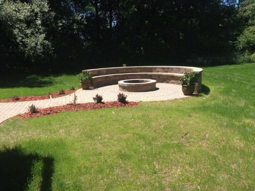 Fire Pit Area with Retaining Wall